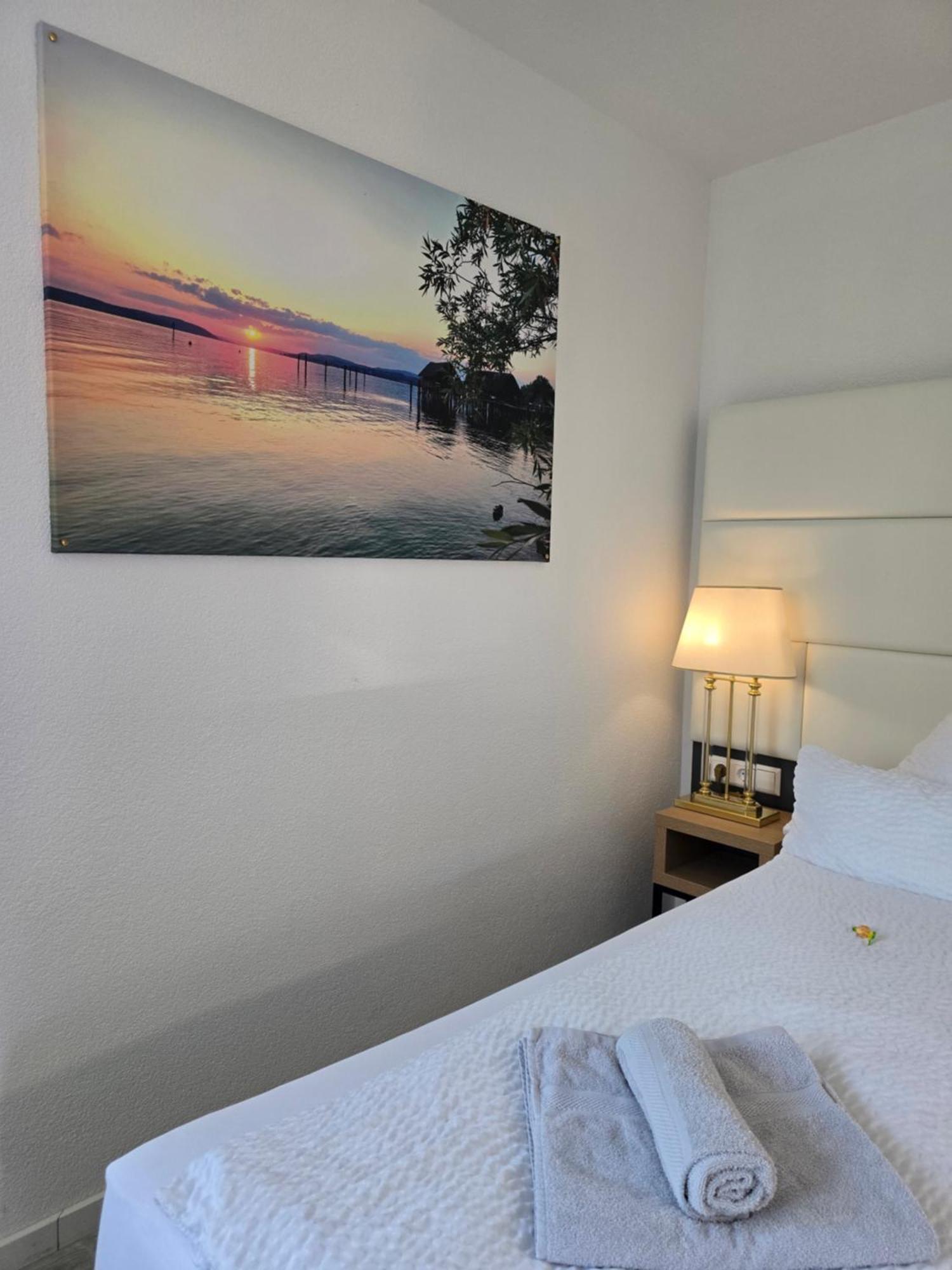 Bodensee Sunshine Zimmer & Apts. Uhldingen-Mühlhofen Exterior foto
